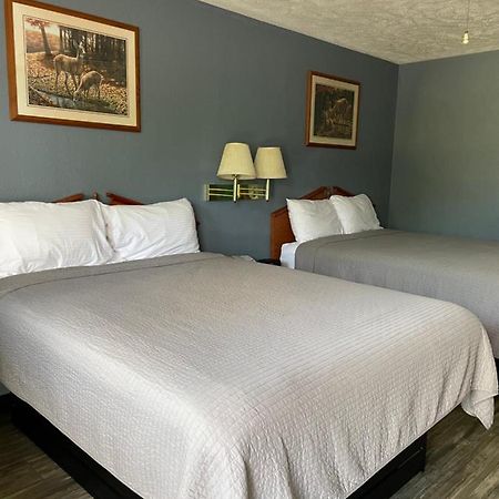 Deerfield Inn Adamsville Экстерьер фото