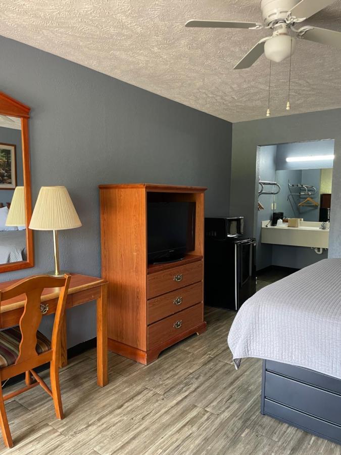 Deerfield Inn Adamsville Экстерьер фото