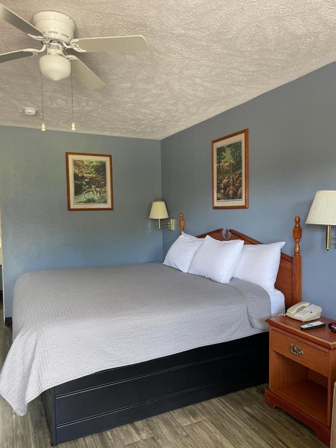 Deerfield Inn Adamsville Экстерьер фото