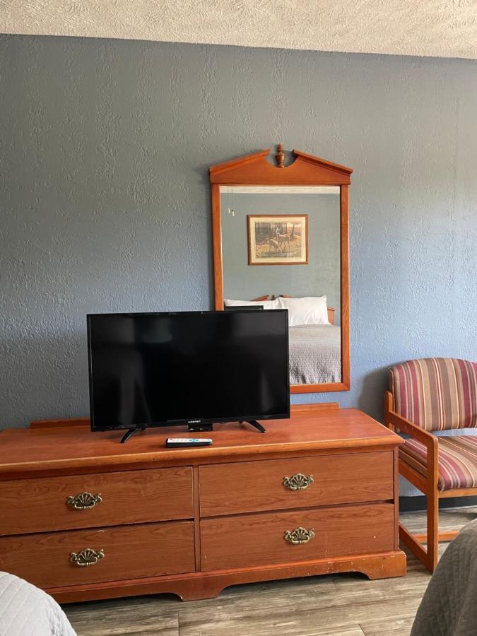 Deerfield Inn Adamsville Экстерьер фото