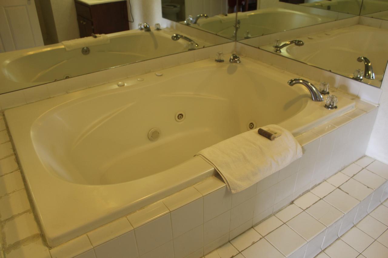 Deerfield Inn Adamsville Экстерьер фото